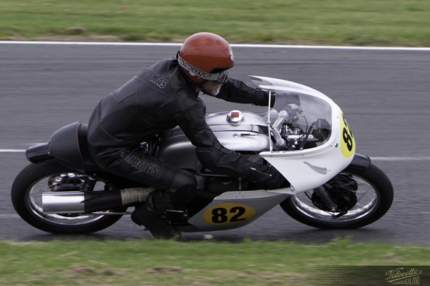 Bill Swallow, Rider 82, 1962 Norton Manx, NZCMRR 2012 Classic Festival, Pukekohe Park Raceway